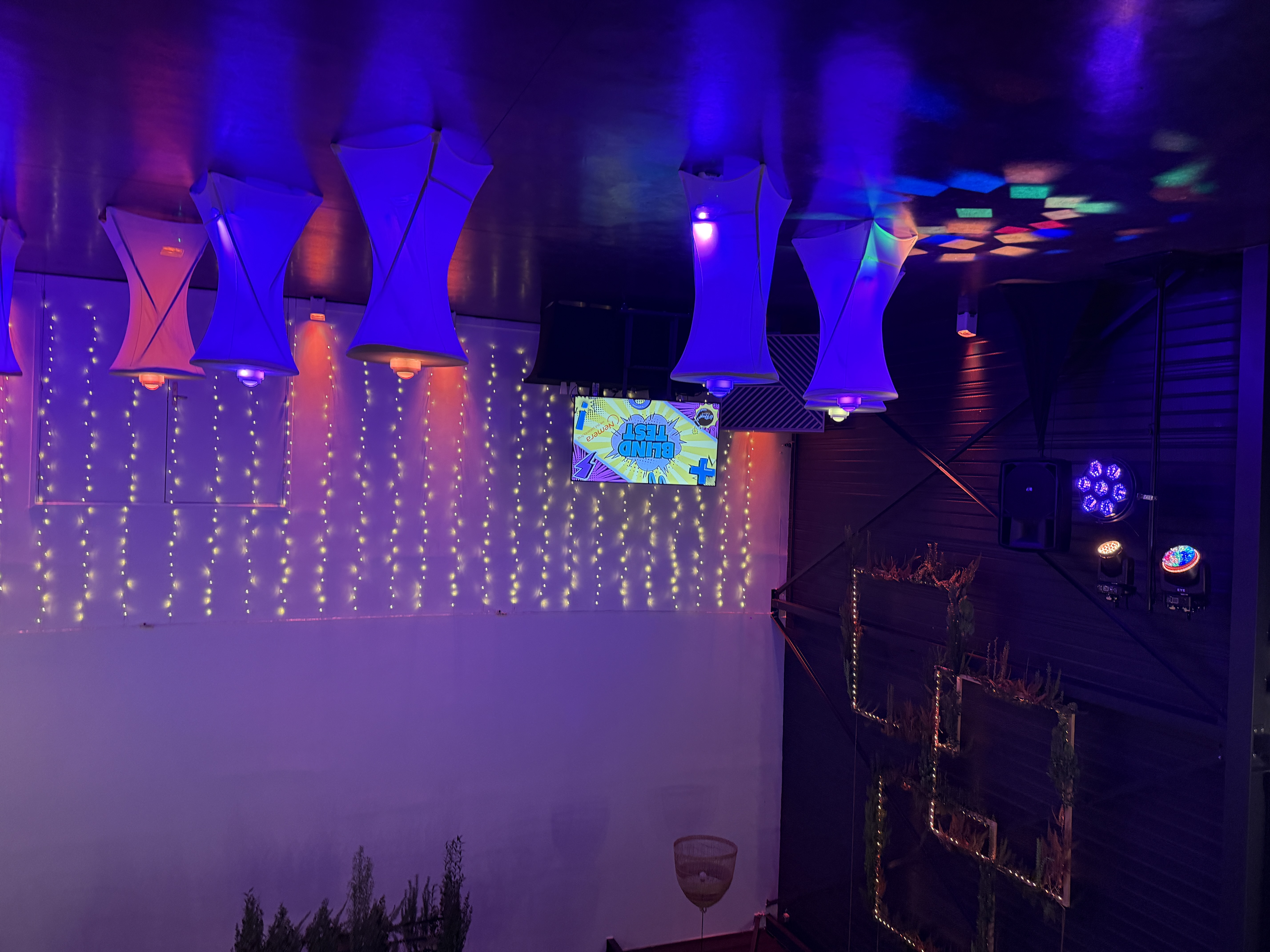Animation blind test mariage tables lumineuses bleues
