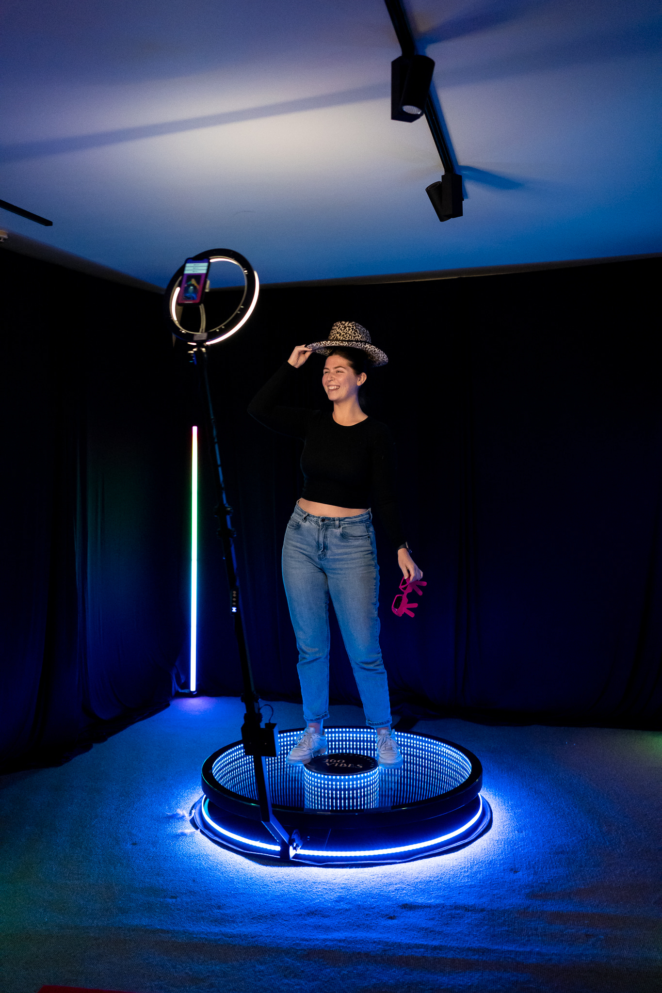 Location photobooth 360 plateforme LED soirée événement Bourgoin-Jallieu